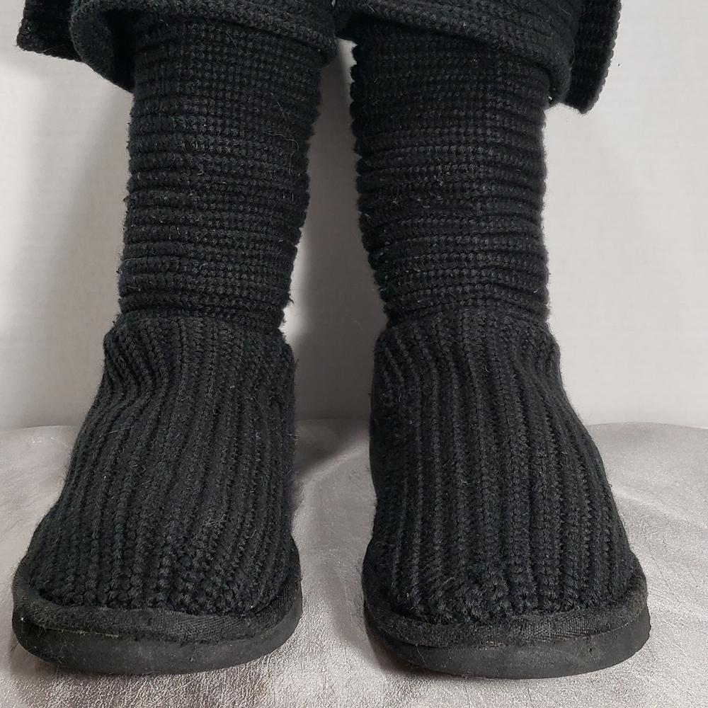 UGG Women's Classic Cardy Boots Black Size 8